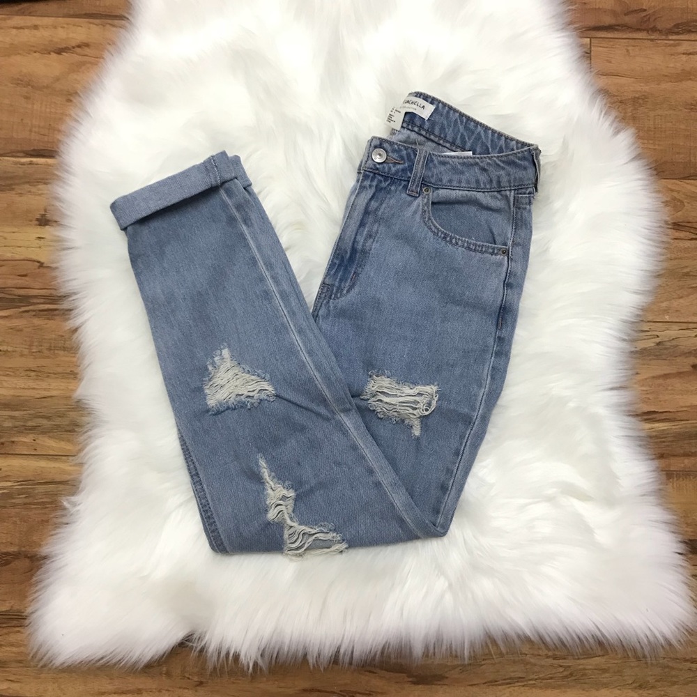 H&M Coachella Distressed high waisted Mom Jeans